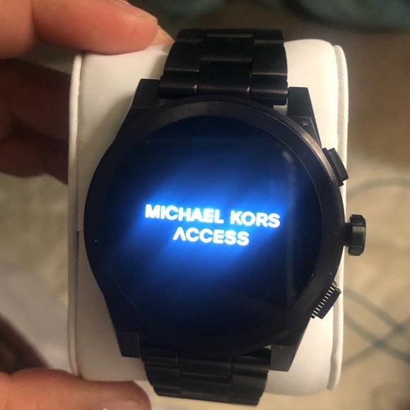 Michael Kors Smartwach - Picture 5 of 8